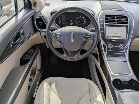 Used 2018 Lincoln MKX Reserve w/ Driver Assistance Package image 19