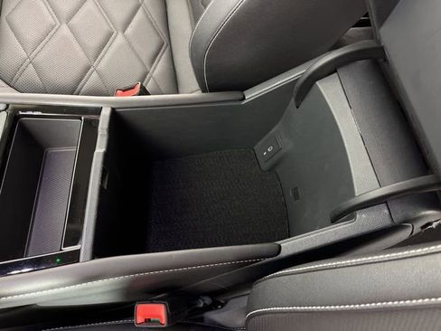 Used 2025 Volkswagen Atlas SE image 28