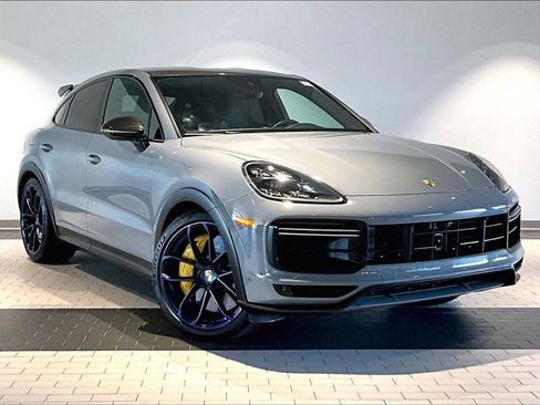 Used 2022 Porsche Cayenne Turbo GT AWD/4WD image 12