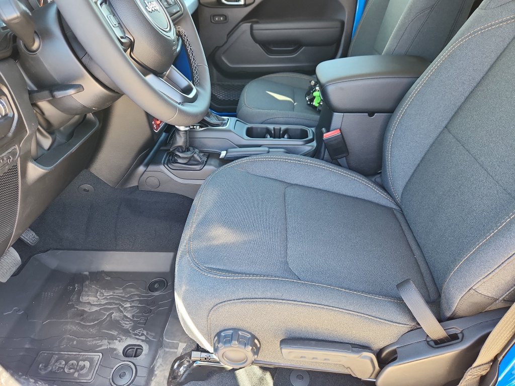 New 2026 Jeep Gladiator Sport AWD/4WD image 7
