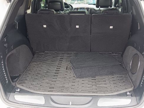 Used 2020 Jeep Grand Cherokee Overland image 30