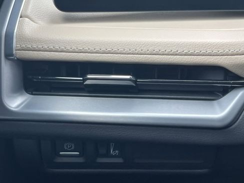 Certified 2024 Cadillac XT4 Premium Luxury image 44