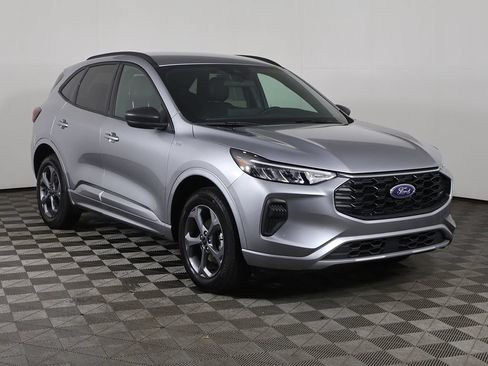 Used 2024 Ford Escape ST-Line w/ Tech Pack #1 AWD/4WD image 2