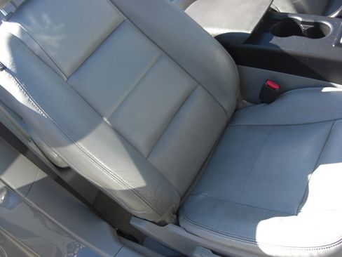 Used 2007 Ford Mustang Premium image 17