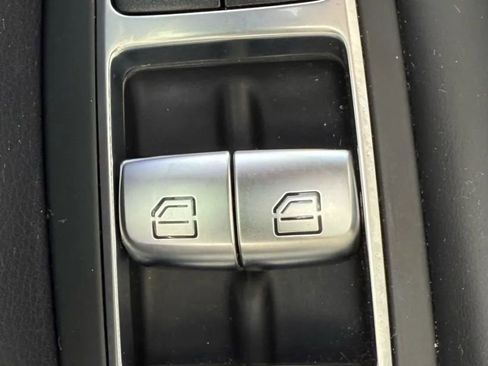 Used 2018 Mercedes-Benz S 560 Sedan image 26