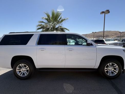 Used 2017 Chevrolet Suburban LS RWD image 6