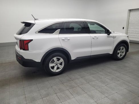 Used 2023 Kia Sorento LX image 10