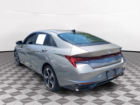 Used 2022 Hyundai Elantra Limited w/ Cargo Package FWD image 4