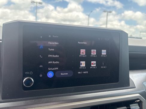 Used 2024 Toyota Tacoma TRD Off-Road image 4