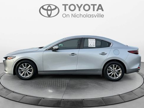 Used 2019 MAZDA MAZDA3 Sedan image 3