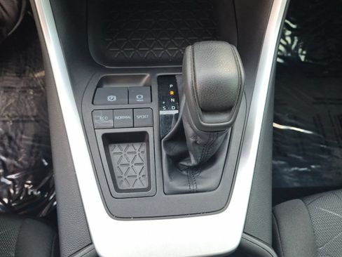 Certified 2022 Toyota RAV4 XLE FWD image 19