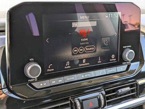 Used 2025 Nissan Pathfinder SV image 35