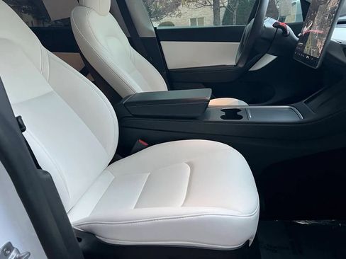 Used 2021 Tesla Model Y Performance image 23