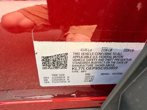 Used 2025 Chevrolet Trax RS w/ Driver Confidence Package FWD image 37