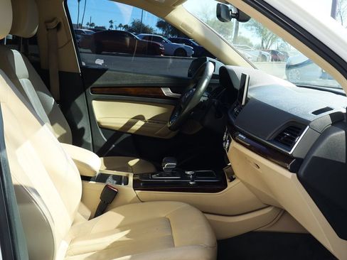 Used 2019 Audi Q5 2.0T Premium Plus w/ Premium Plus Package AWD/4WD image 36