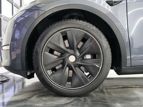 Used 2023 Tesla Model Y Long Range AWD/4WD image 14