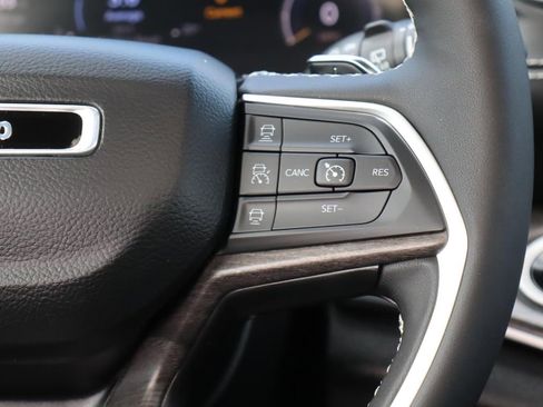 New 2024 Jeep Grand Cherokee L Limited w/ Luxury Tech Group II image 10