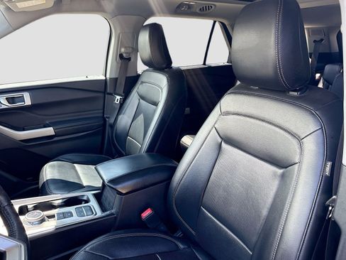 Used 2021 Ford Explorer Limited w/ Equipment Group 301A image 21