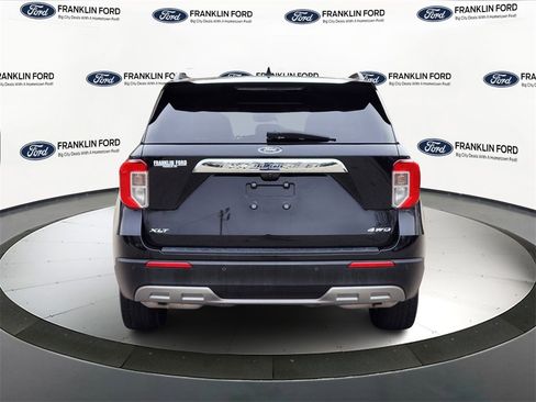 Certified 2022 Ford Explorer XLT w/ Equipment Group 202A image 4