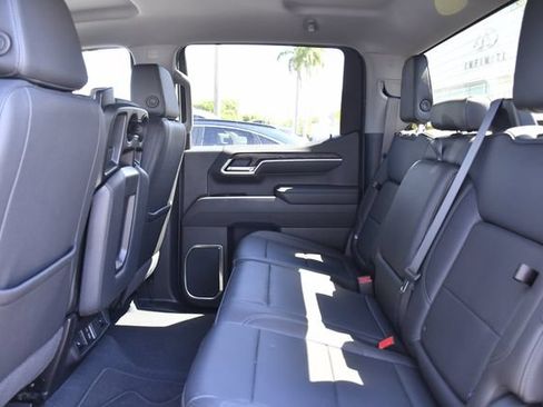 Used 2025 GMC Sierra 1500 SLT RWD image 23
