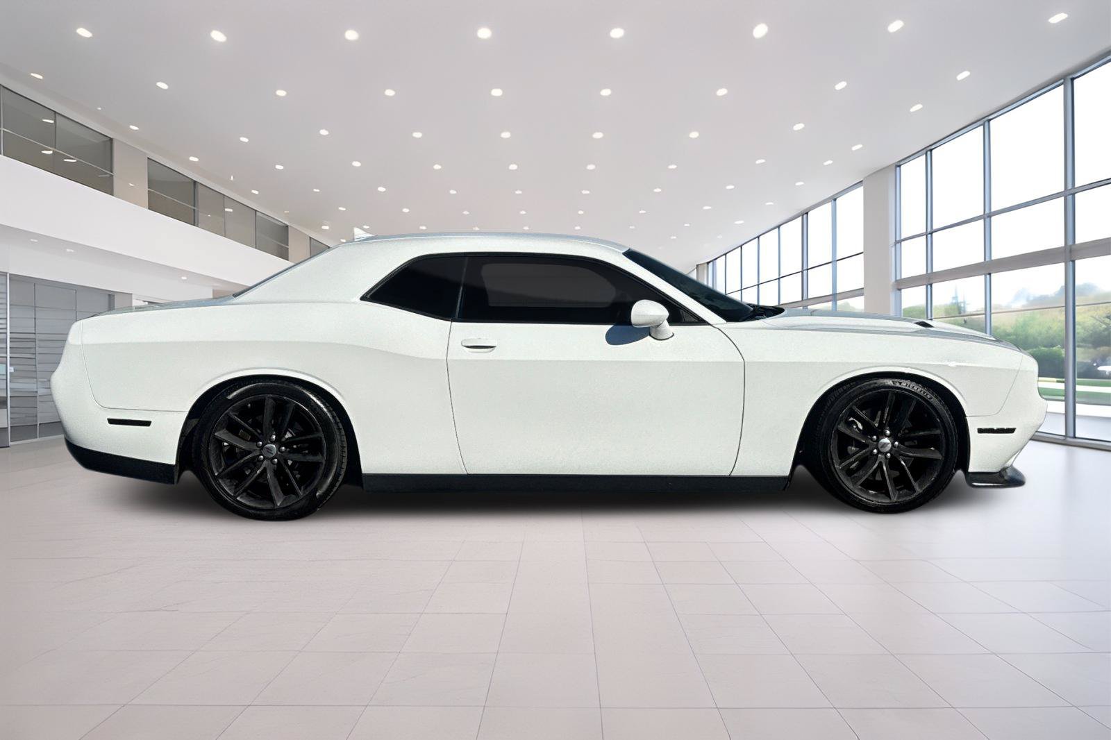 Used 2018 Dodge Challenger R/T Scat Pack RWD image 3