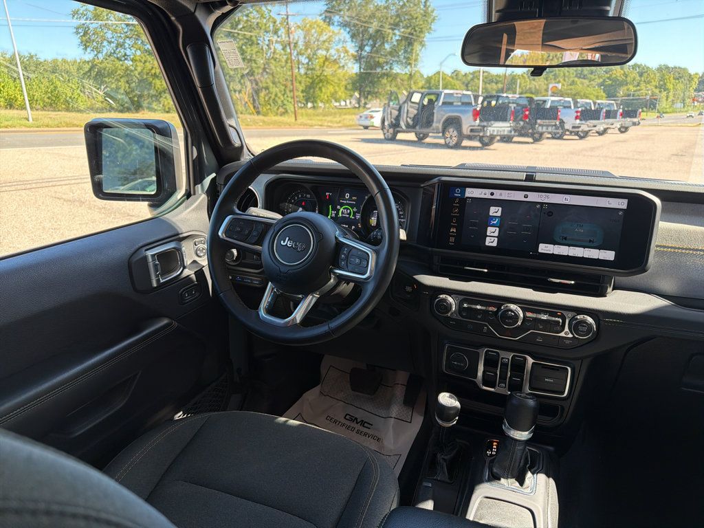 Used 2024 Jeep Wrangler Unlimited Sahara AWD/4WD image 21