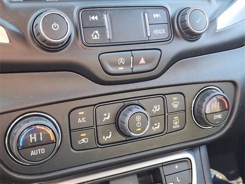 Used 2022 GMC Terrain SLE w/ Driver Convenience Package image 21