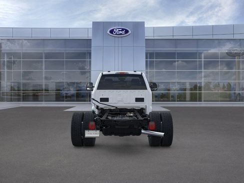 New 2025 Ford F550 4x4 Regular Cab Super Duty image 5