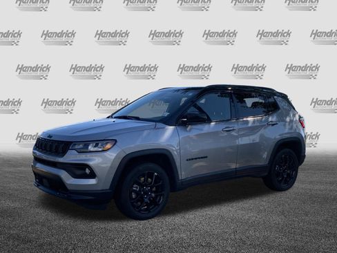 Used 2023 Jeep Compass Latitude w/ Sun and Sound Group AWD/4WD image 5