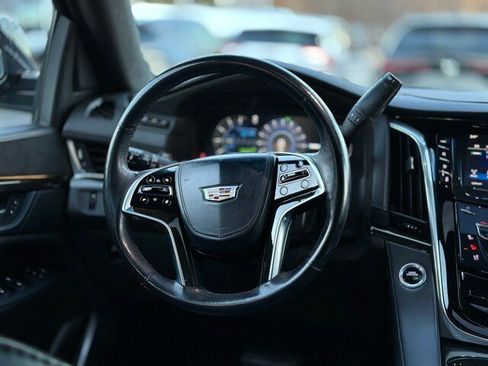 Used 2017 Cadillac Escalade Platinum image 17