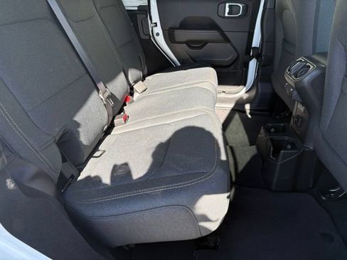 Used 2024 Jeep Wrangler Unlimited Sahara w/ Safety Group AWD/4WD image 17