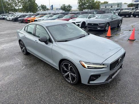 Used 2024 Volvo S60 B5 Plus AWD/4WD image 3