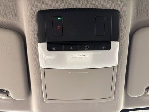 Used 2023 Nissan Rogue SV image 38