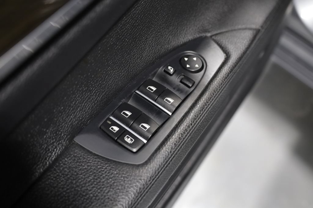 Used 2012 BMW 740Li RWD image 11