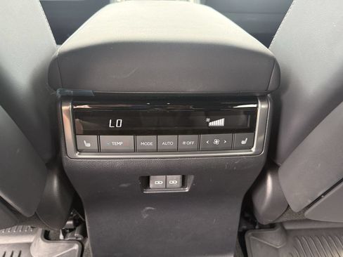 Used 2025 Lexus GX 550 w/ Accessory Package (2T) AWD/4WD image 20