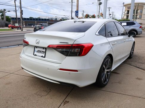 Used 2022 Honda Civic Touring image 5