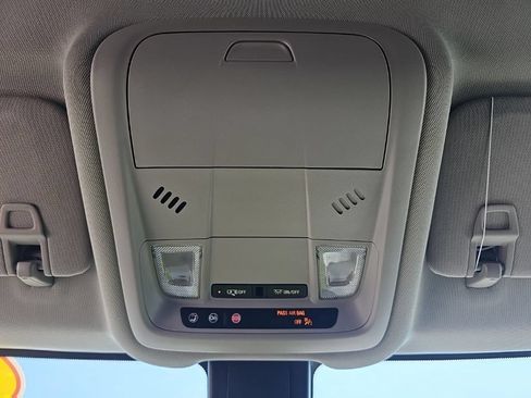 Used 2020 GMC Terrain SLE w/ Driver Convenience Package FWD image 23