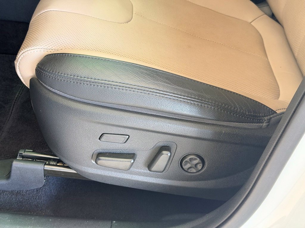 Used 2020 Hyundai Santa Fe Limited FWD image 15