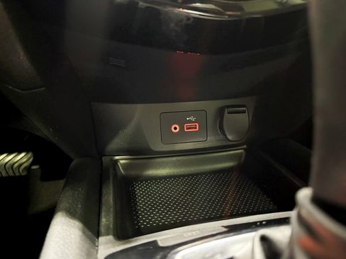 Used 2018 Nissan Rogue S image 20