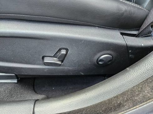Used 2023 Chrysler 300 S RWD image 9