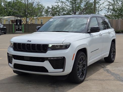 New 2026 Jeep Grand Cherokee Summit w/ Obsidian Package image 2