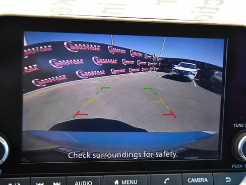 Used 2024 Nissan Rogue S FWD image 18