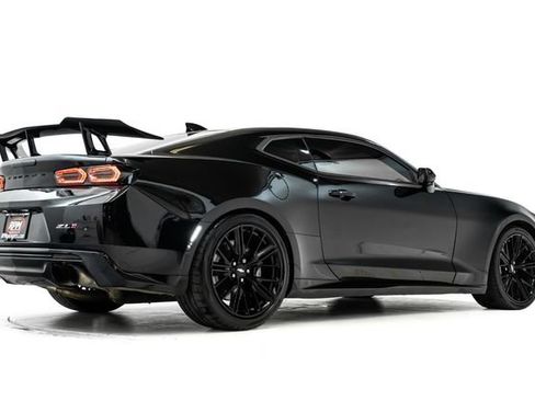 Used 2017 Chevrolet Camaro ZL1 RWD image 4