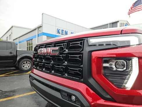 New 2026 GMC Canyon Elevation w/ Convenience Package image 15