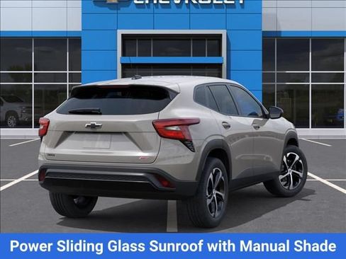 New 2026 Chevrolet Trax RS w/ Sunroof Package FWD image 5