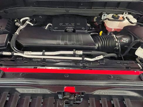 Used 2024 Chevrolet Silverado 1500 LT image 38