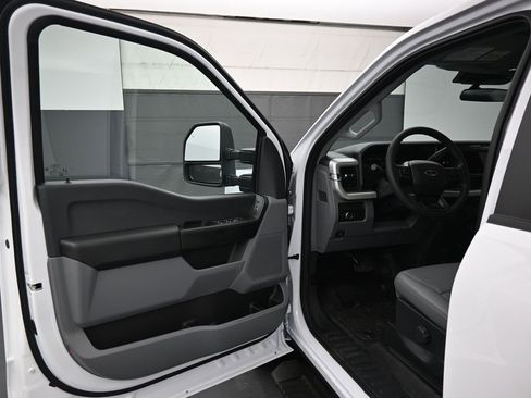 New 2026 Ford F350 XL w/ XL Chrome Package image 8