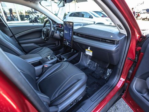 Used 2024 Ford Mustang Mach-E Premium image 27