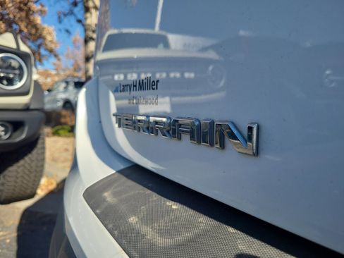 Used 2017 GMC Terrain SLE image 24