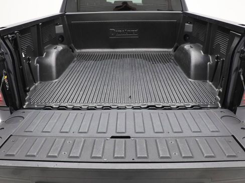 Used 2025 GMC Sierra 1500 SLT image 11